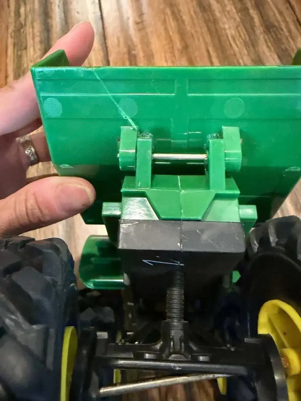 ERTL John Deere Monster Treads Dump Truck Green Toy